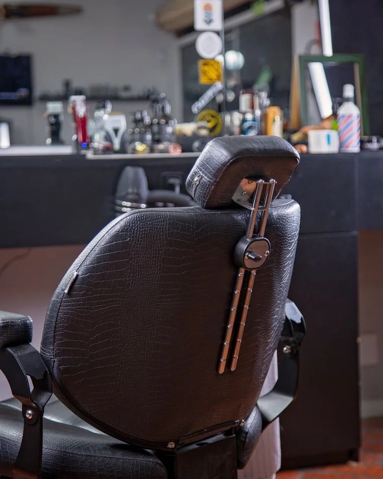 Fauteuil de barbier premium, ambiance Gentleman Coiffure